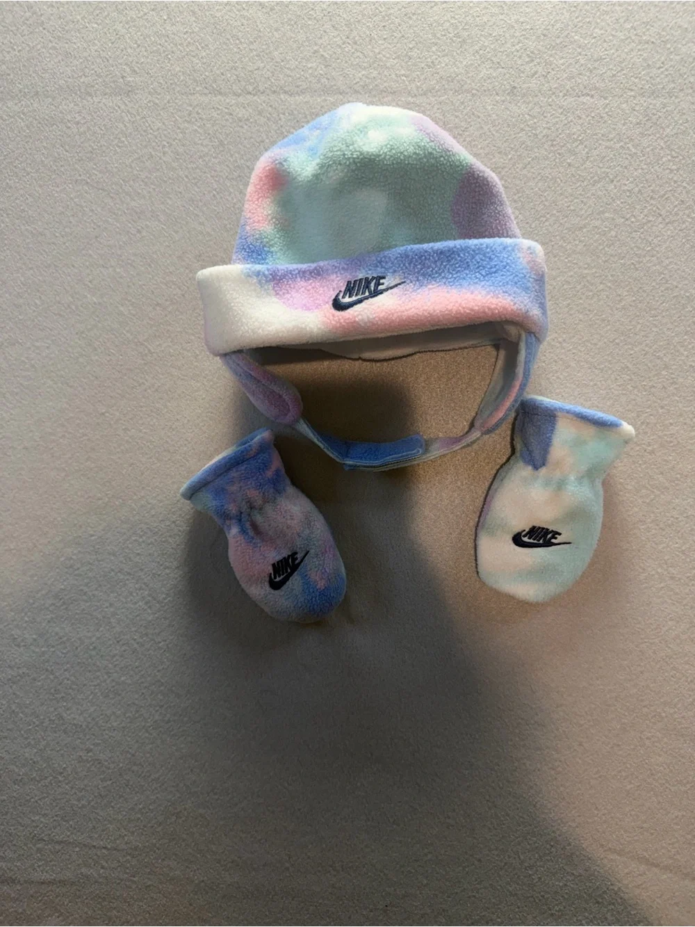 Nike Infant Baby Tie Dye Fleece Trapper Hat & Mittens Set Pastel Swoosh